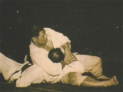 1951년 시합에서 엘리우 그레이시를 누르는 기무라 마사히코
